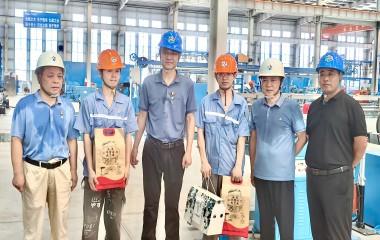 夏送清涼 情滿車間|三江新區(qū)總工會(huì)夏日慰問(wèn)遠(yuǎn)東宜賓智能產(chǎn)業(yè)園