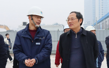 靠前服務(wù)強(qiáng)保障?政企協(xié)同促發(fā)展|南溪區(qū)副區(qū)長(zhǎng)向冰率隊(duì)赴遠(yuǎn)東股份宜賓智能產(chǎn)業(yè)園開(kāi)展專項(xiàng)調(diào)研